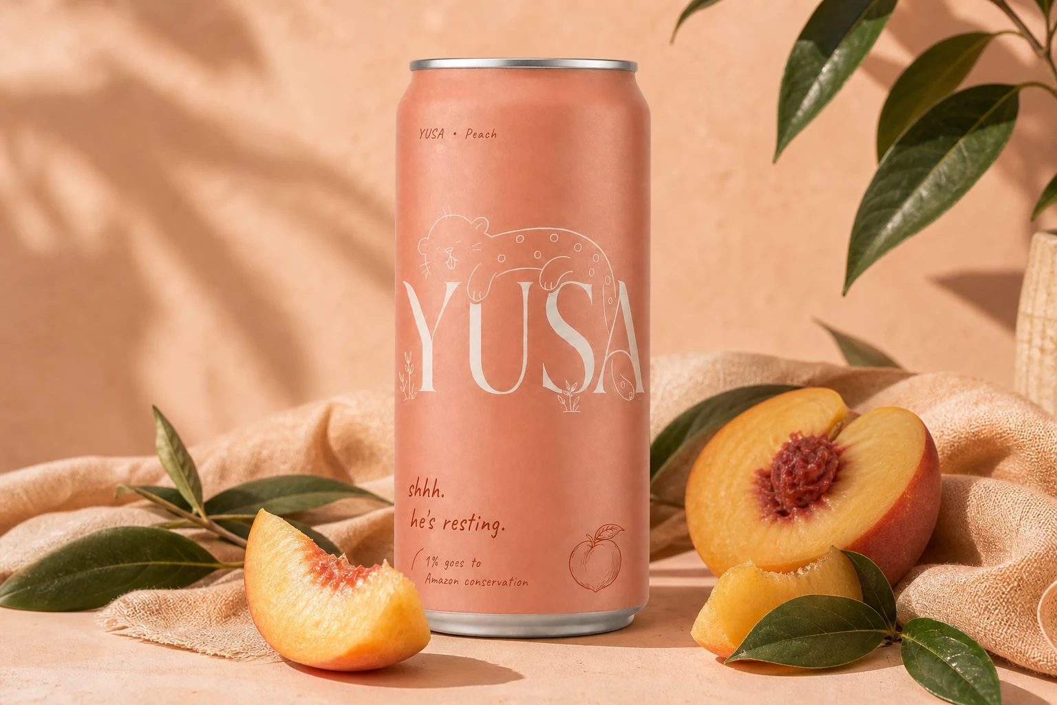 Yusa Peach can with peach and leaves
